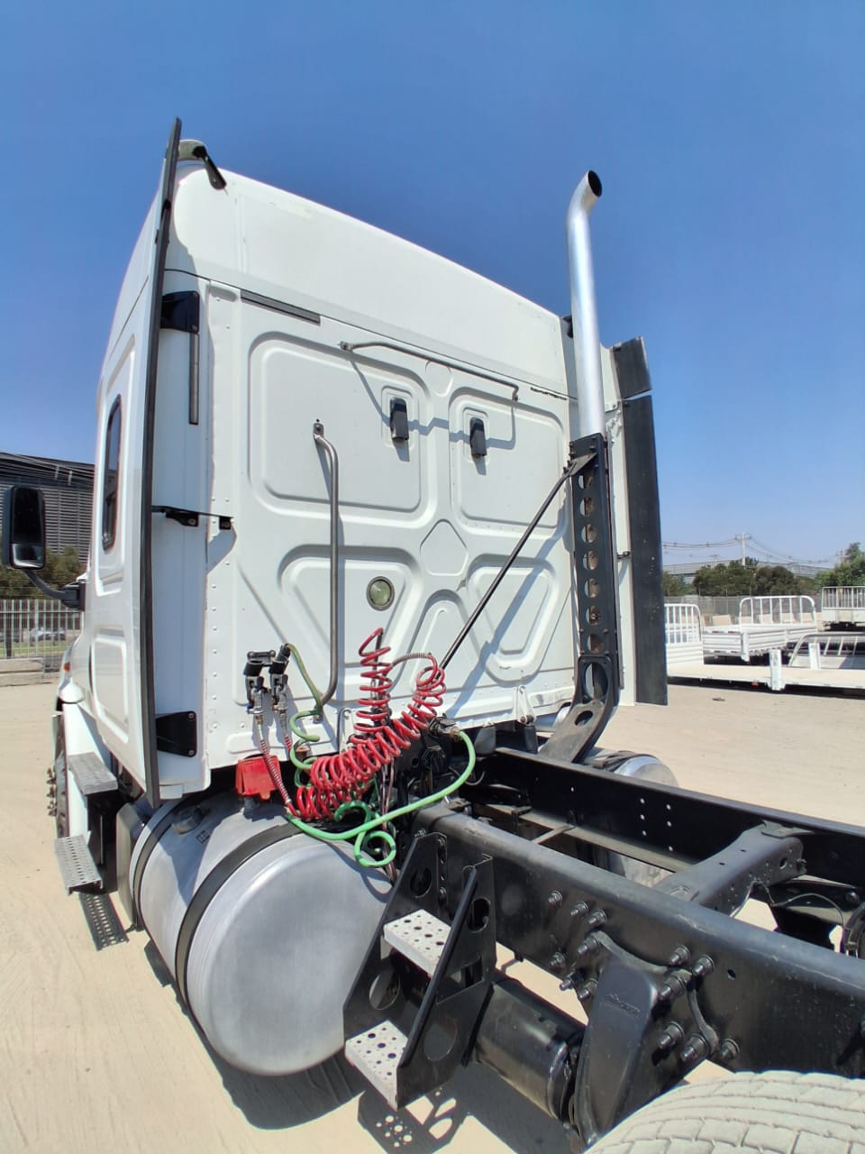 FREIGHTLINER CASCADIA 113