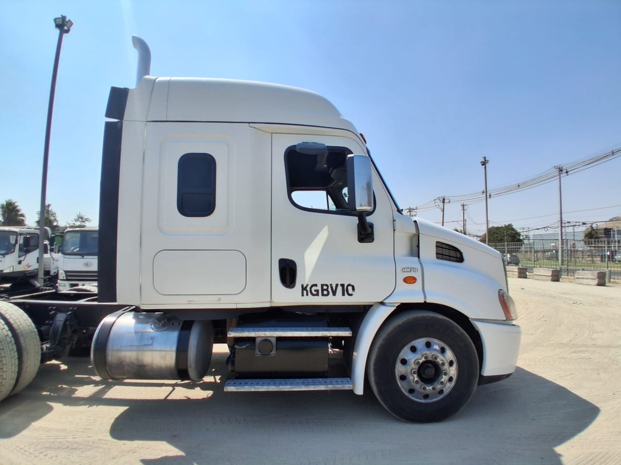 FREIGHTLINER CASCADIA 113