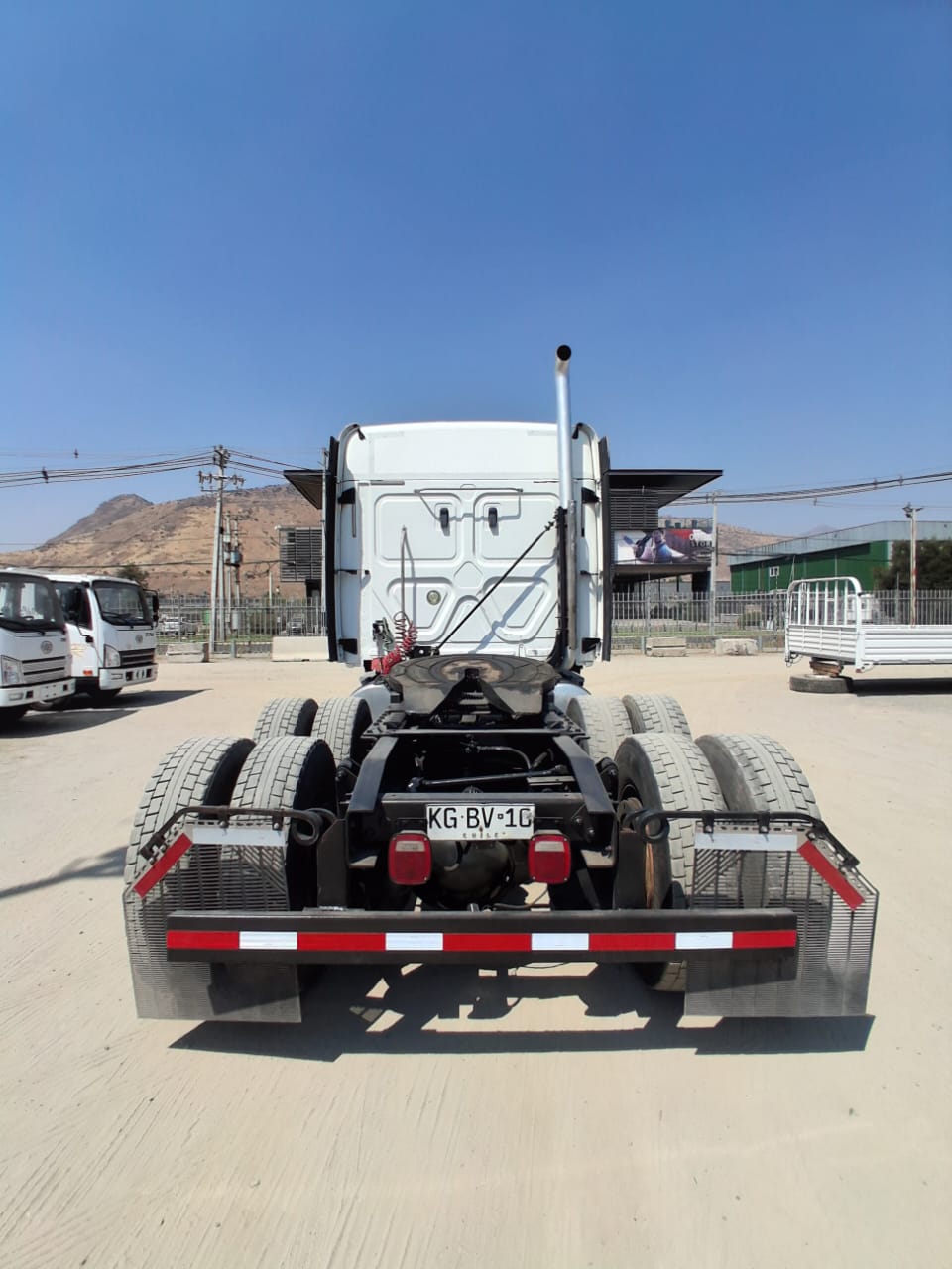 FREIGHTLINER CASCADIA 113