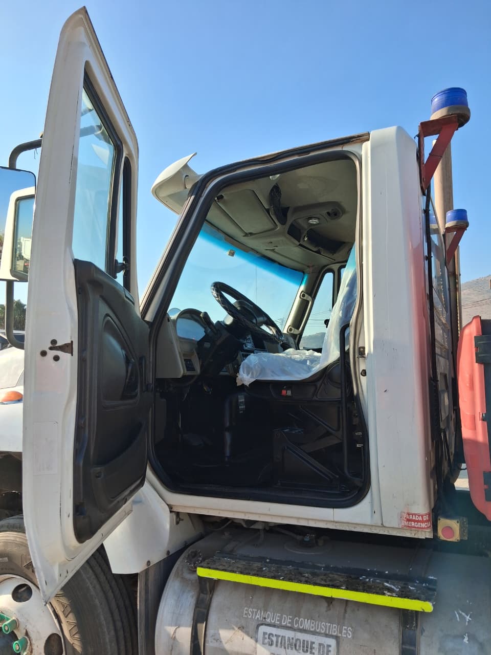 INTERNATIONAL 7400