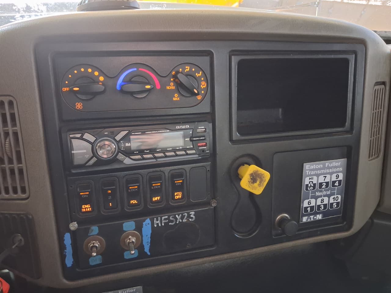 INTERNATIONAL 7400
