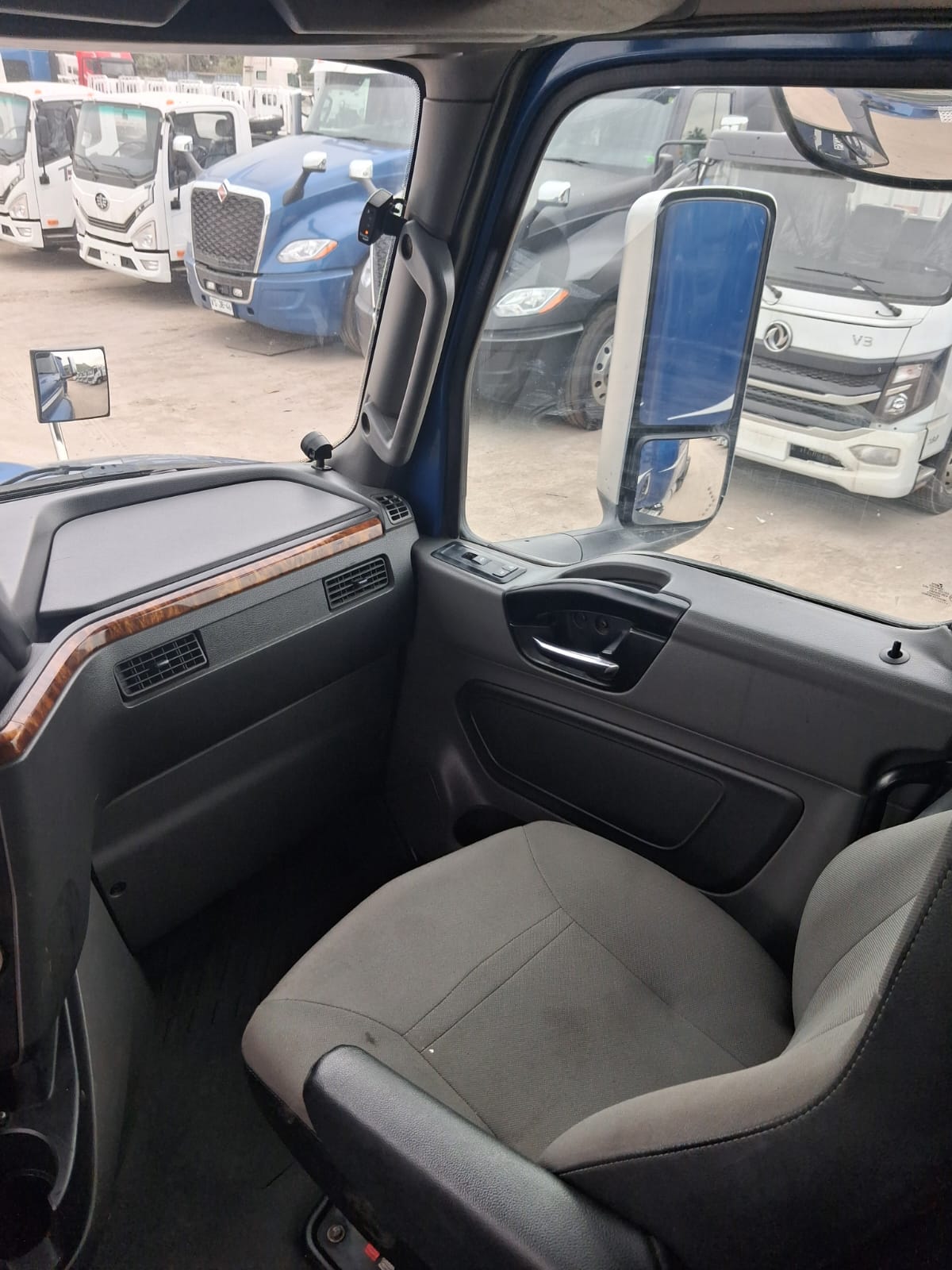 INTERNATIONAL RH613