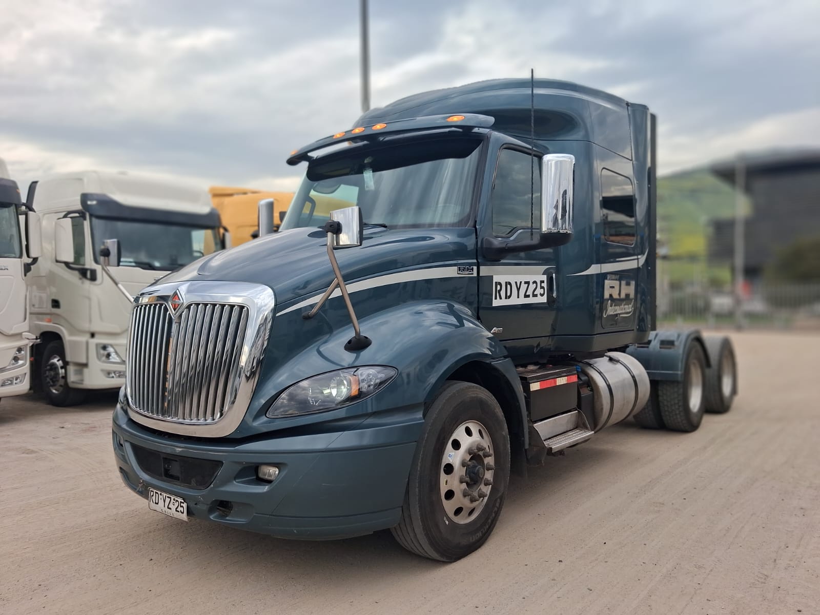 International RH613 HR
