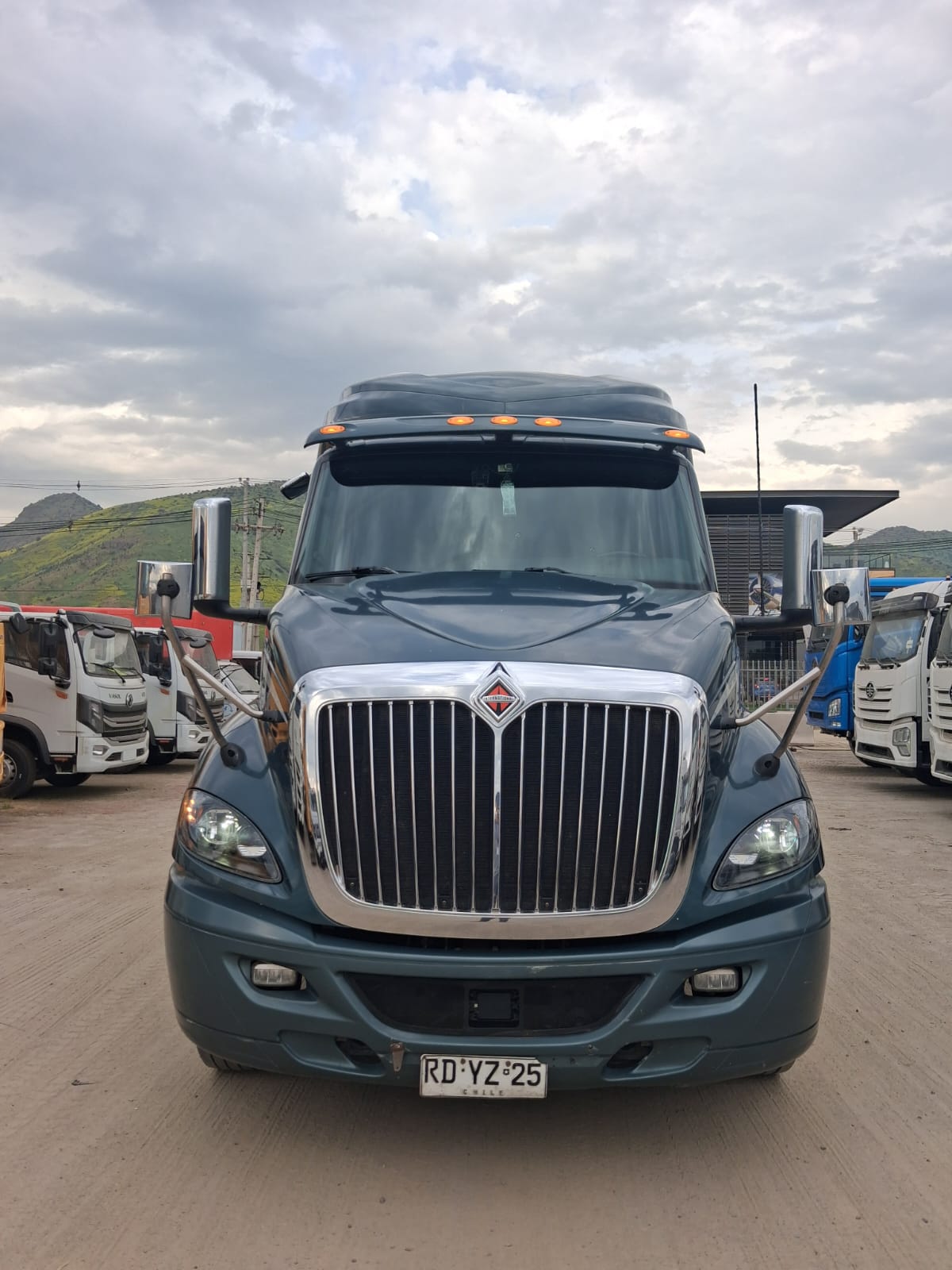 INTERNATIONAL RH613 HR