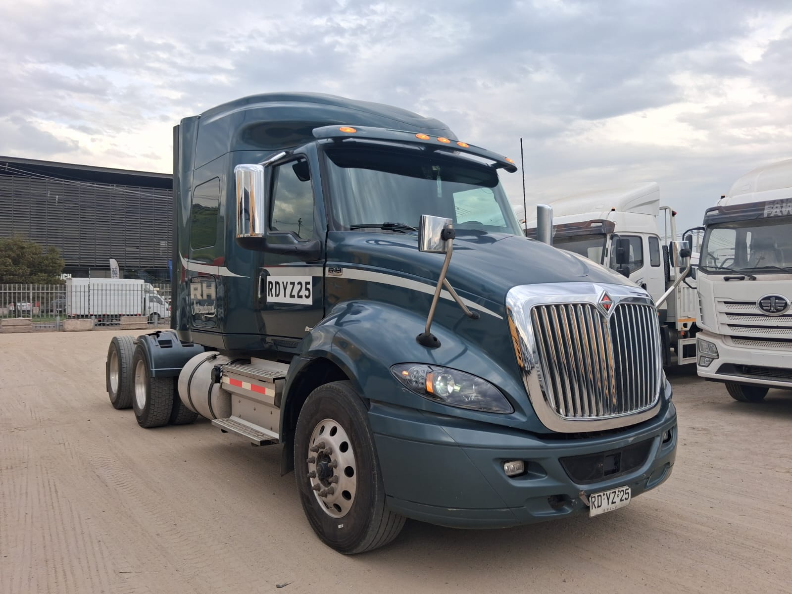INTERNATIONAL RH613 HR