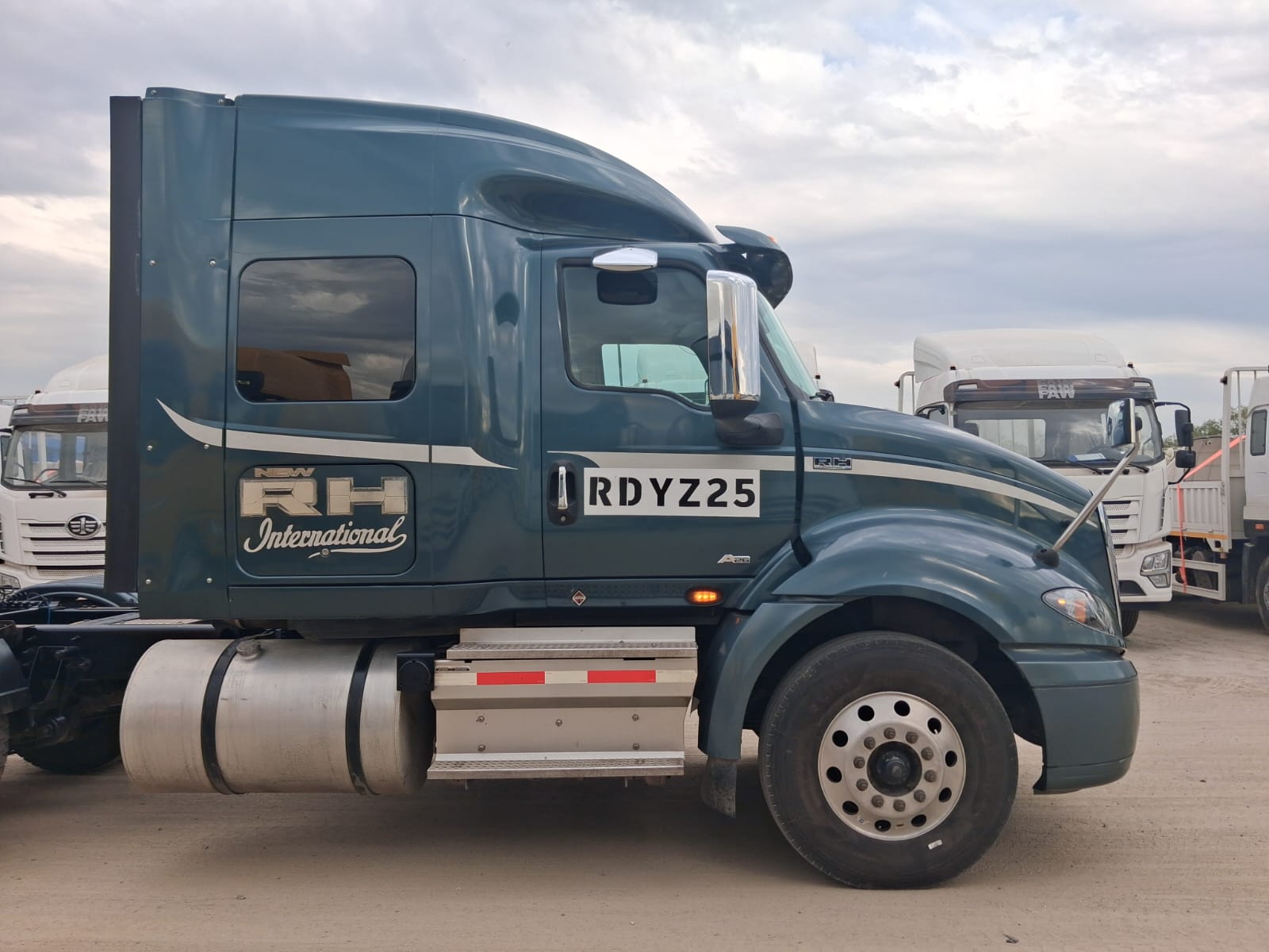 INTERNATIONAL RH613 HR