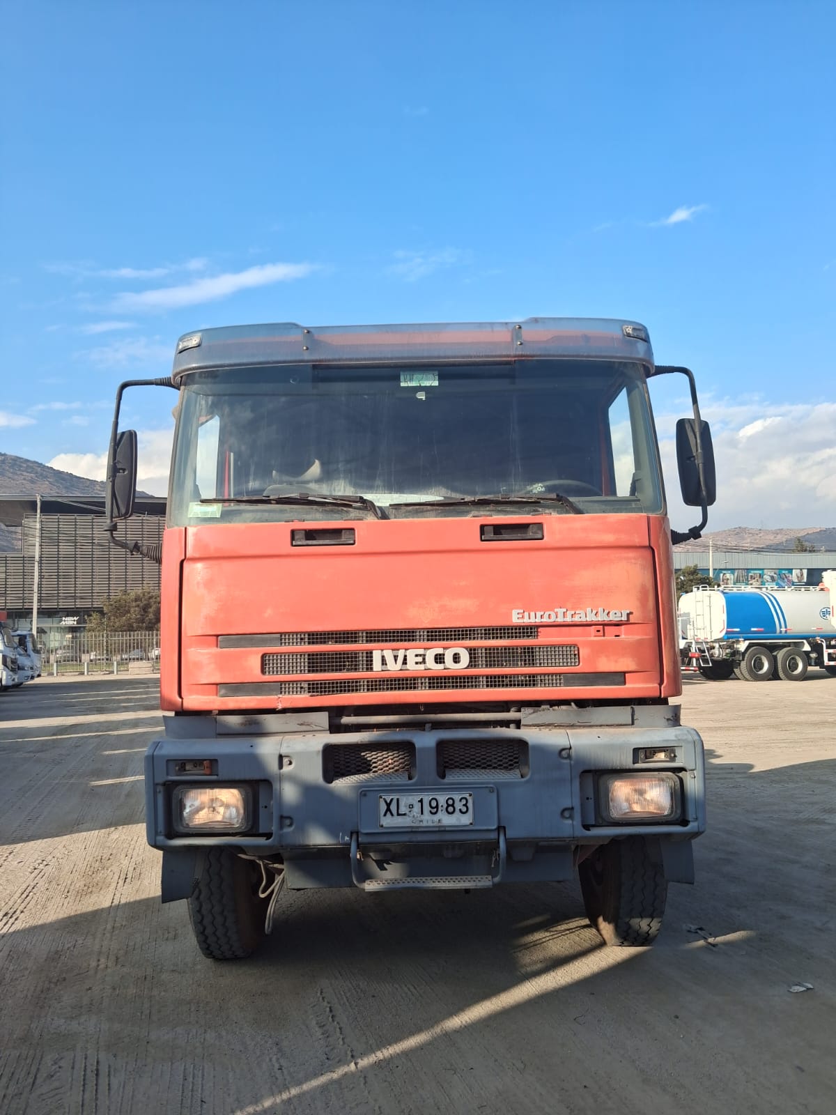 IVECO EUROTRAKKER 