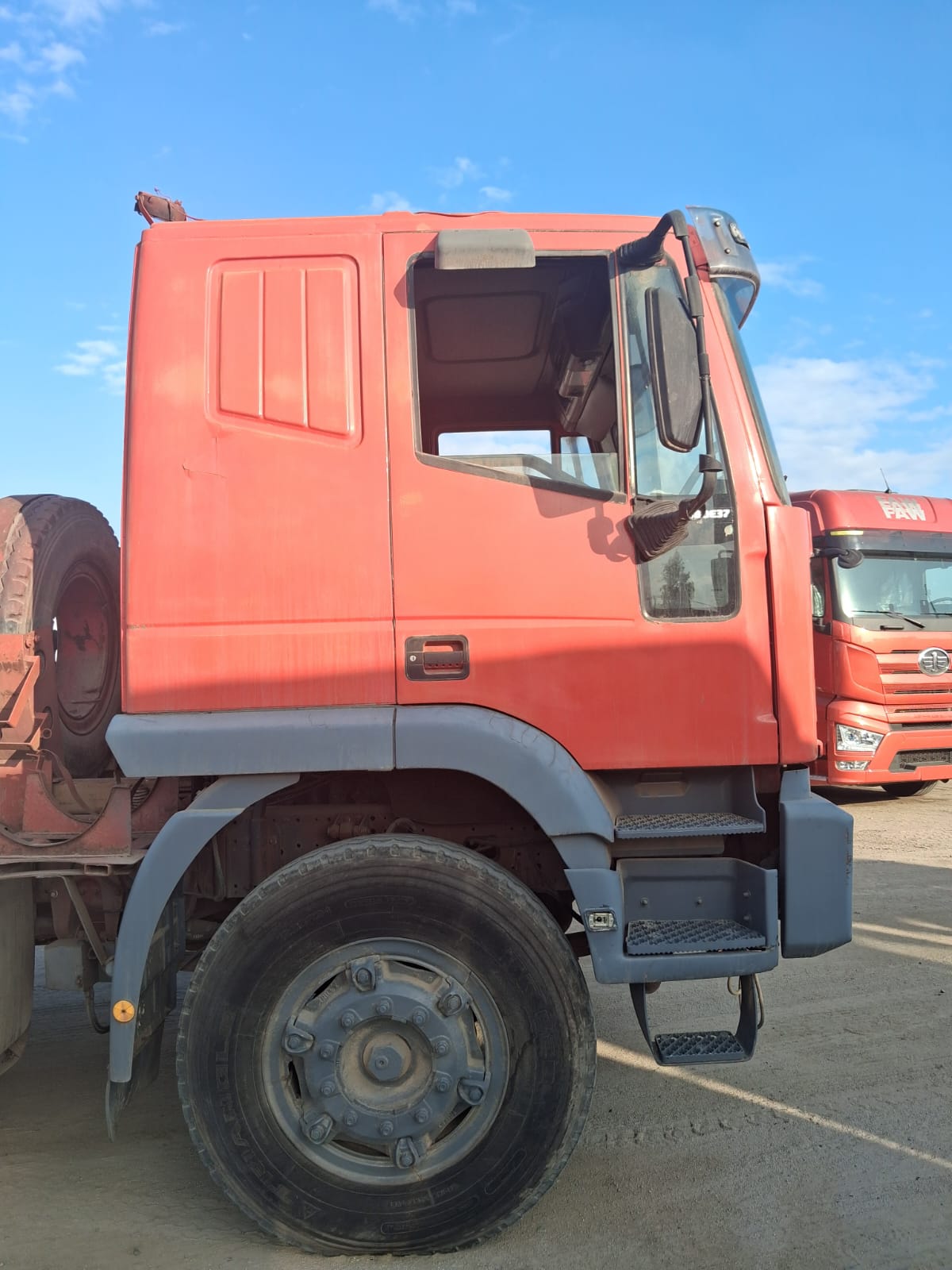 IVECO EUROTRAKKER 