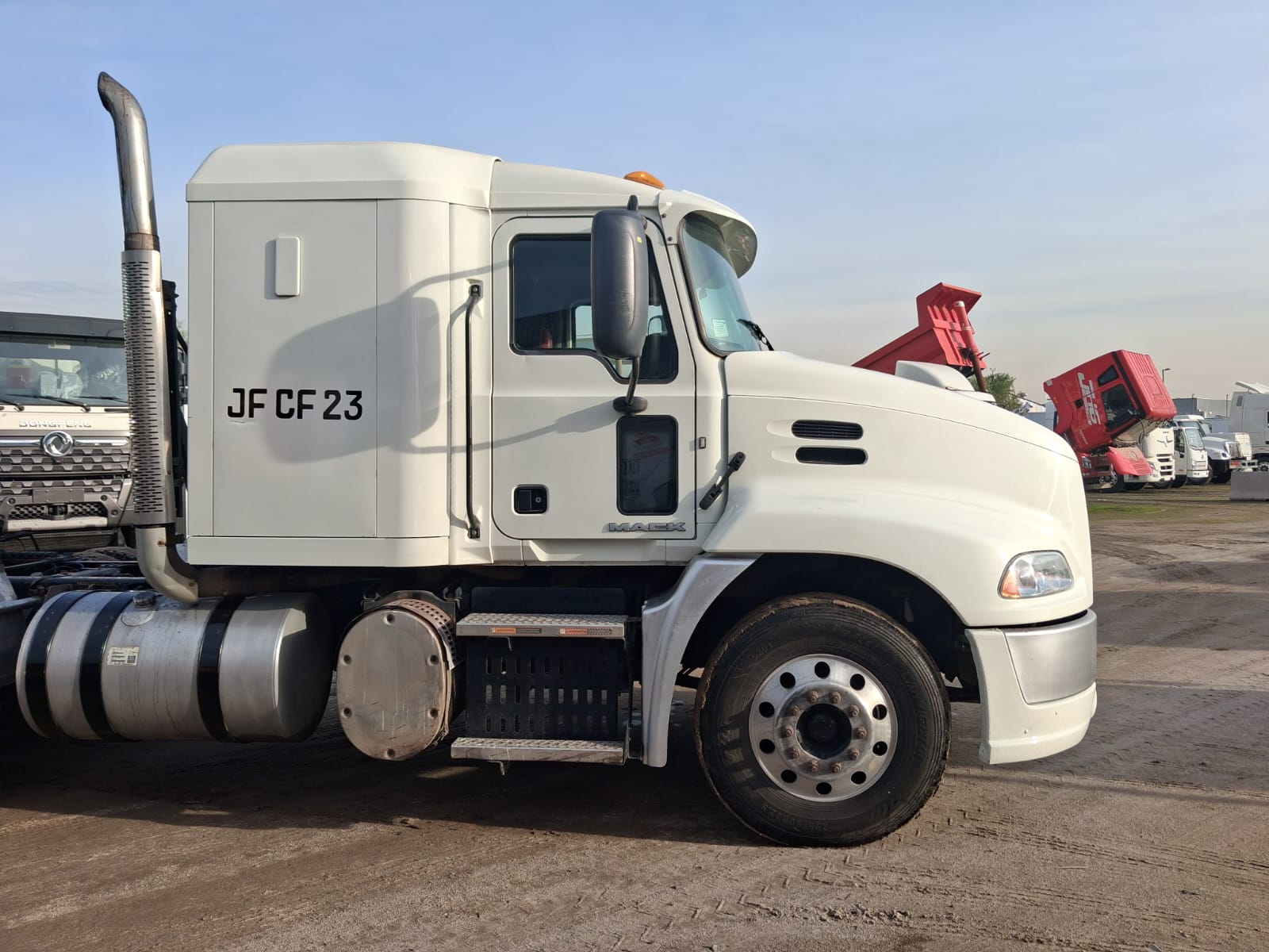 MACK CXU 613 E