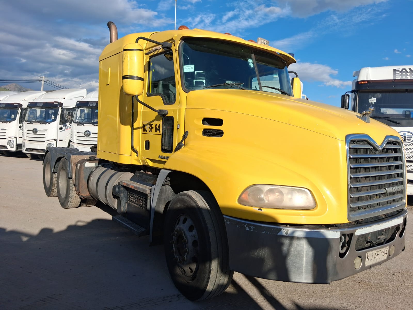 MACK CXU 613