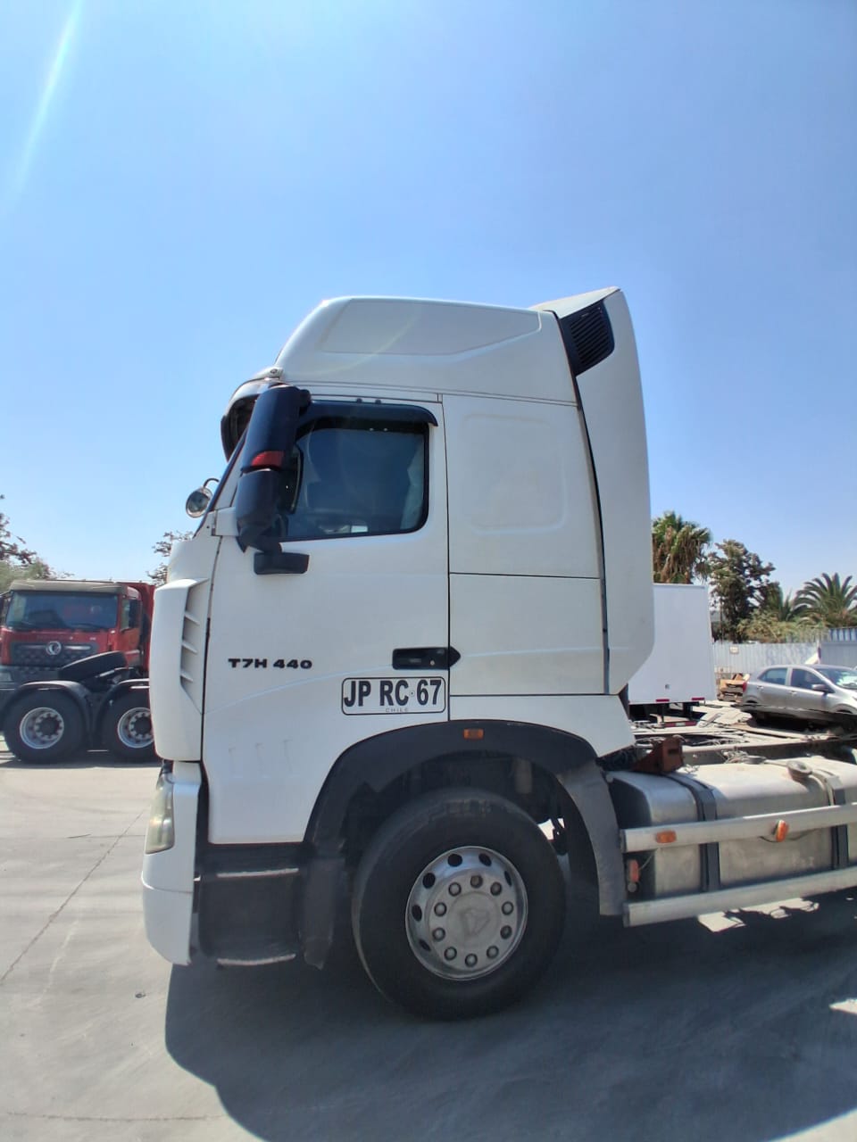 SINOTRUK T7H 440 4x2