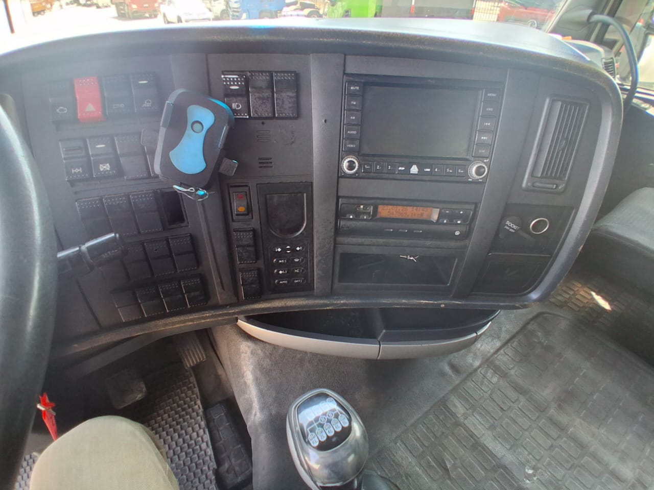 SINOTRUK T7H 440 4x2