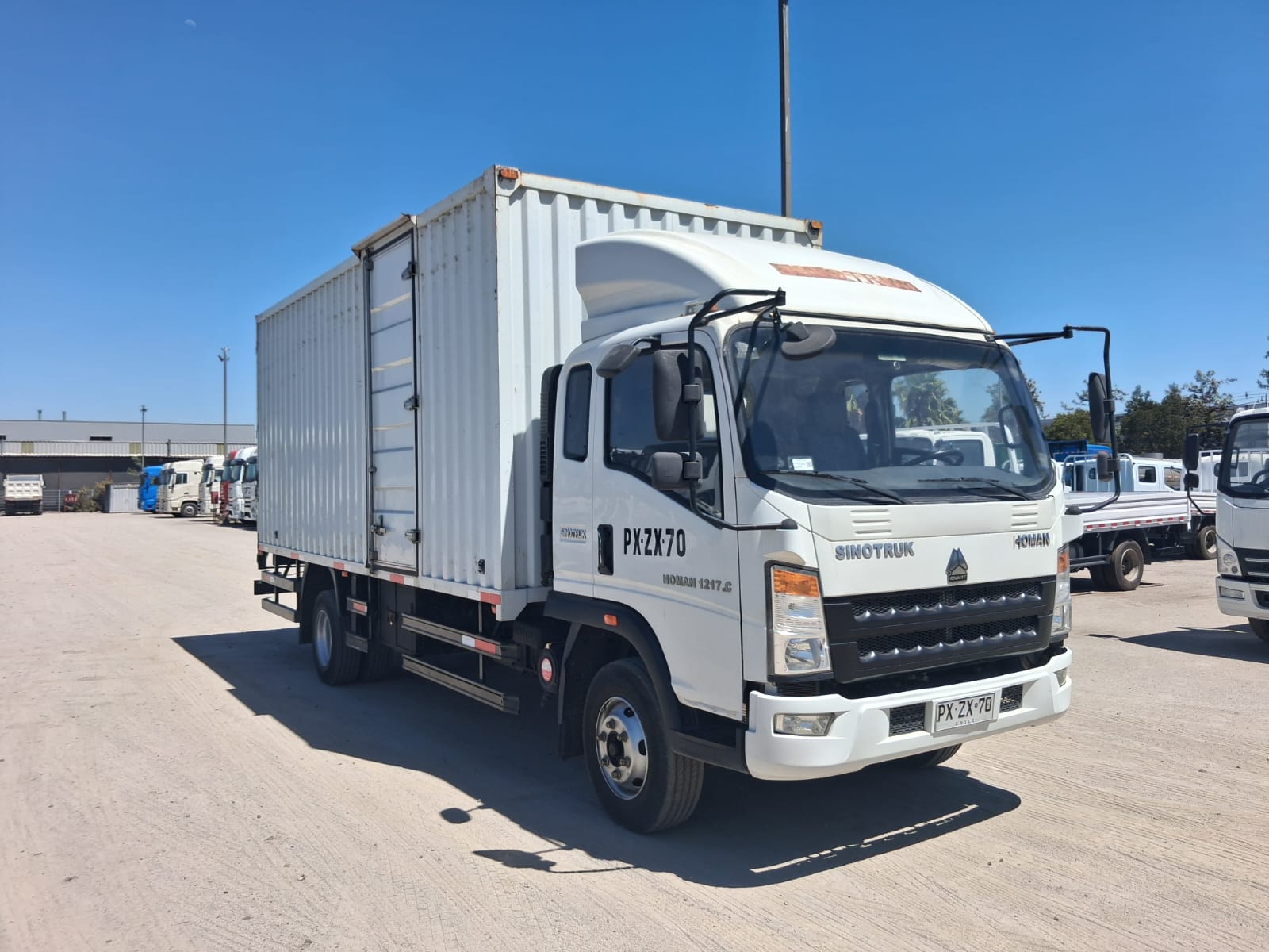 SINOTRUK HOMAN 1217 C