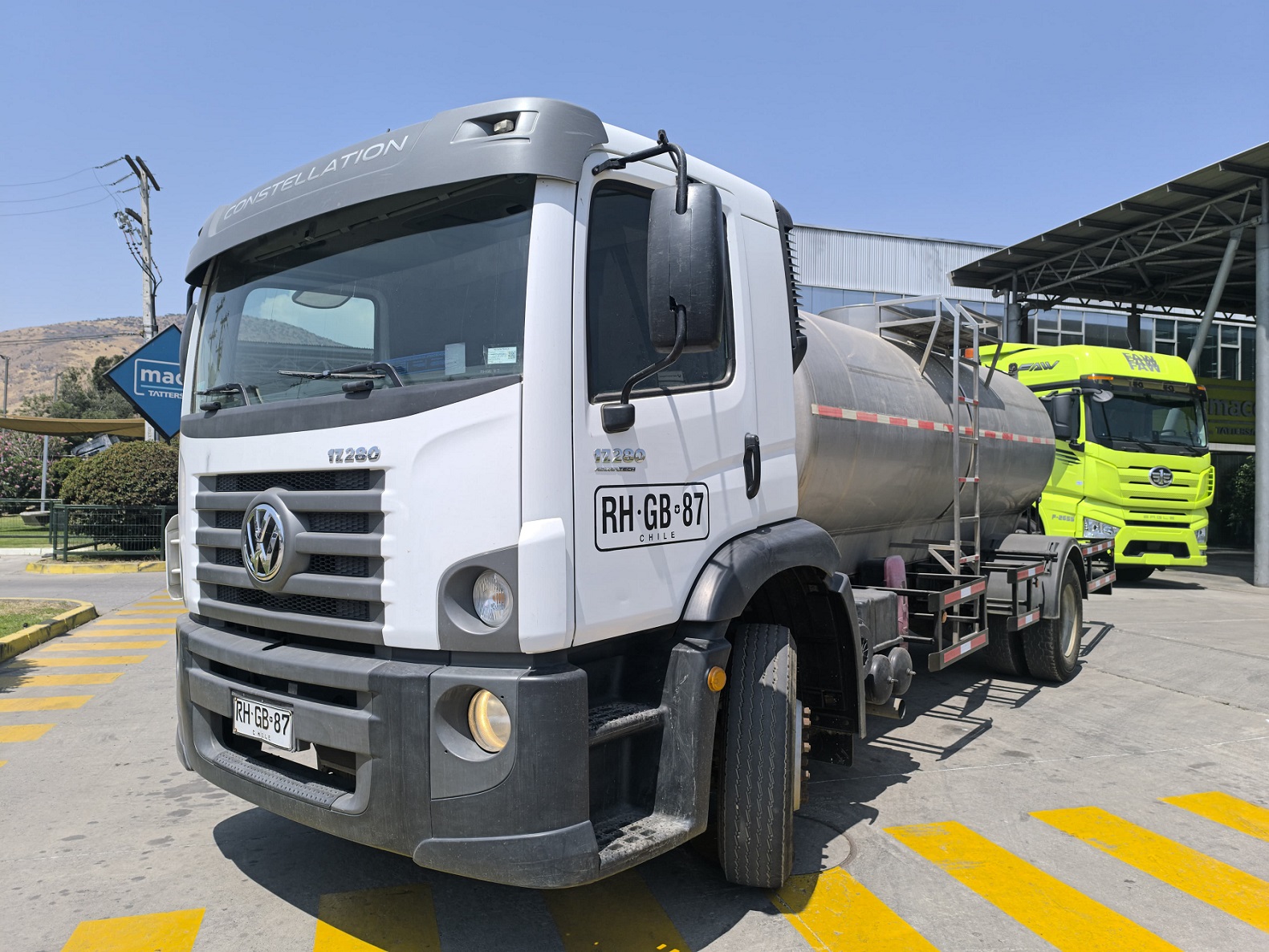 VOLKSWAGEN Constellation 17280