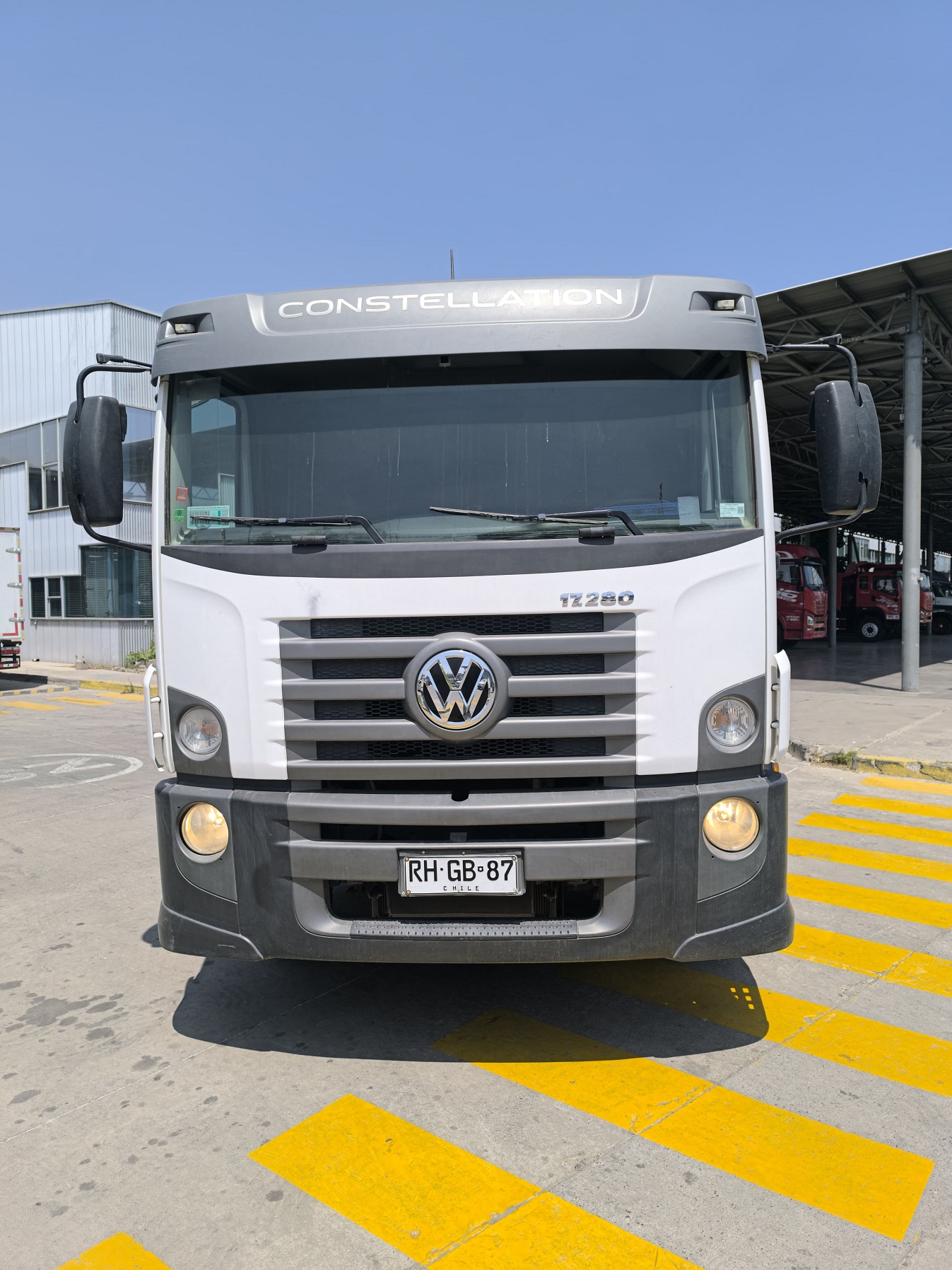 Volkswagen Constellation 17280