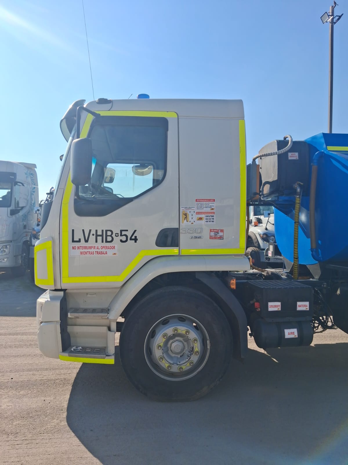 VOLVO VM 330