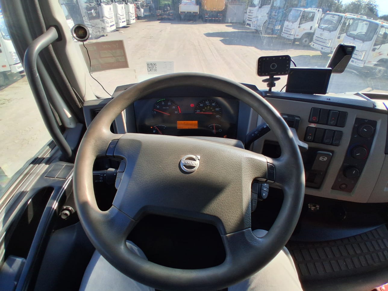 VOLVO VM 330