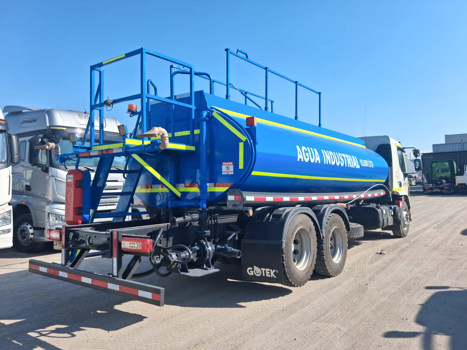 VOLVO VM 330