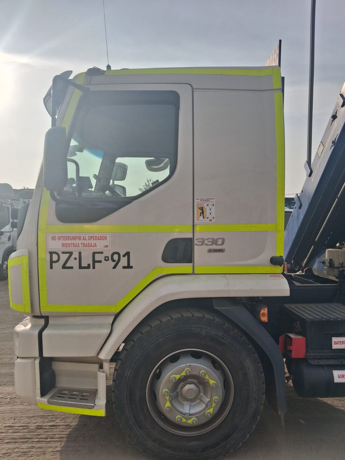 VOLVO VM 330