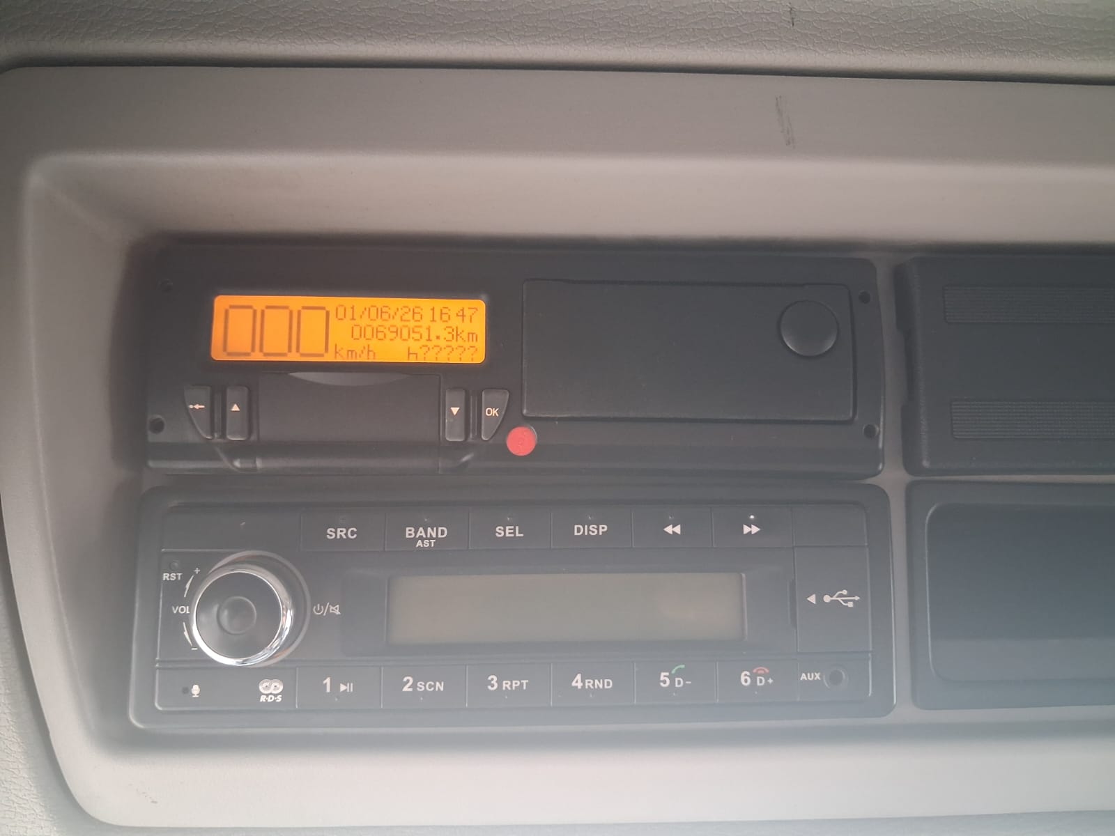 VOLVO VM 330